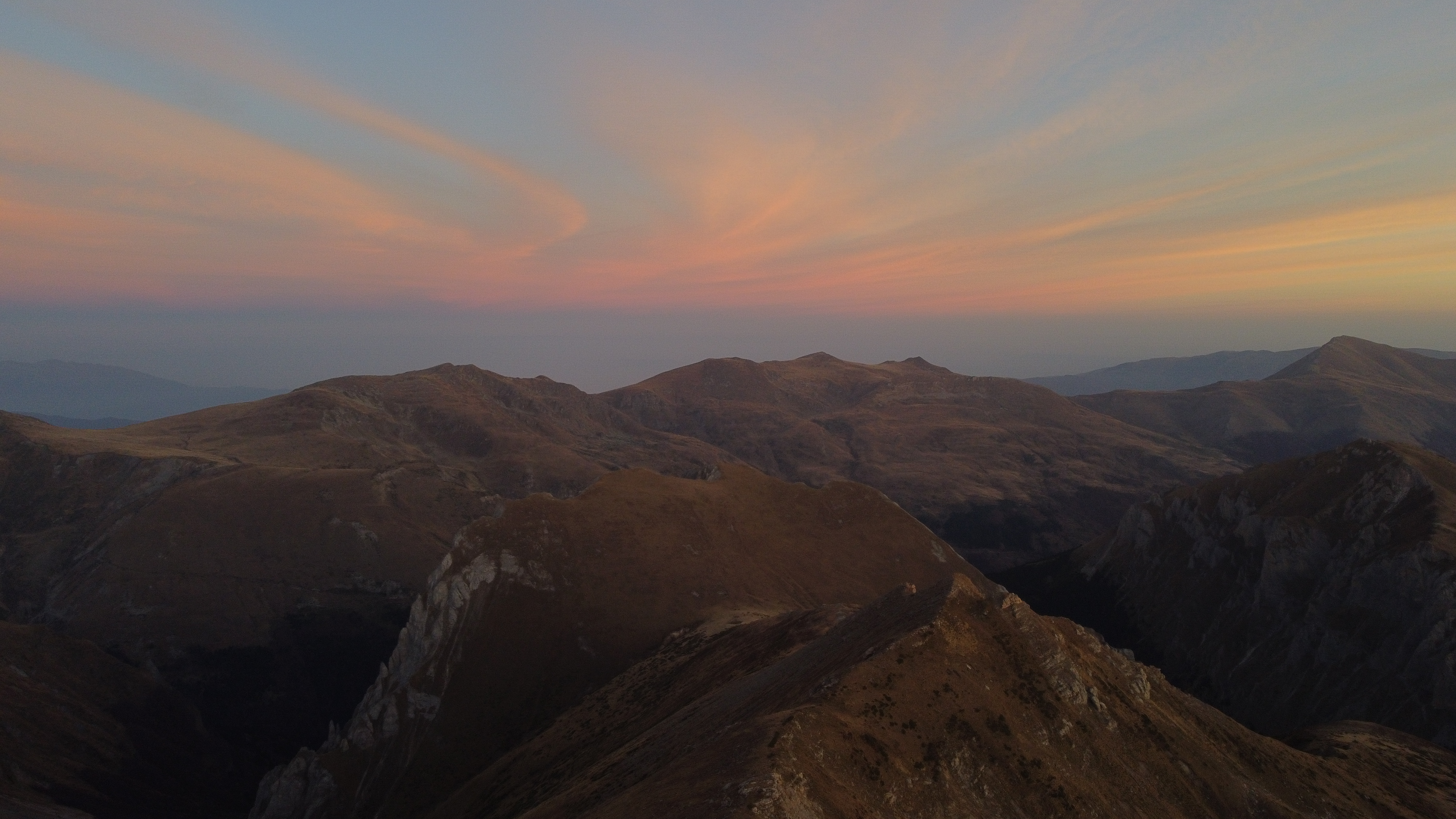 Sharr Crown Challenge – 2-Day 2700m Ridge Traverse guided hiking tour in Western Balkans, North Macedonia with Travida Outdoor