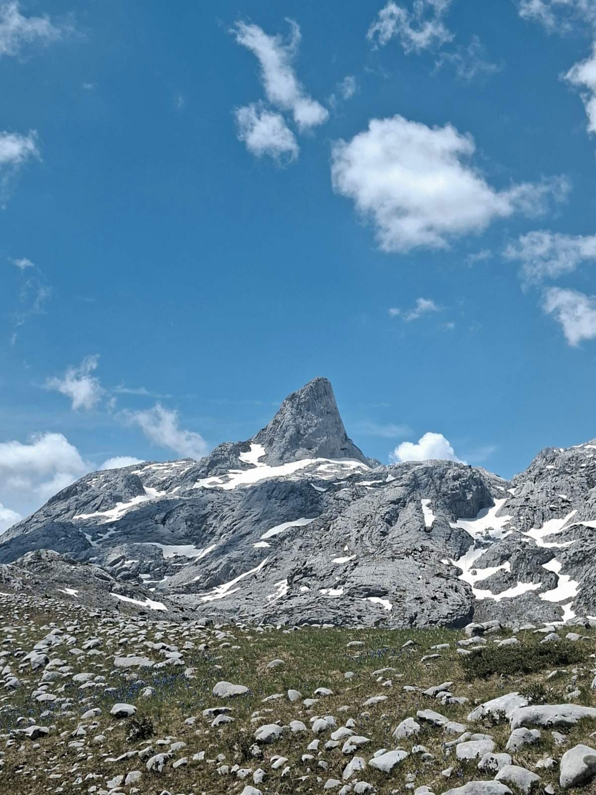 Express Peaks of the Balkans guided hiking tour in Western Balkans, Albania, Montenegro with Travida Outdoor